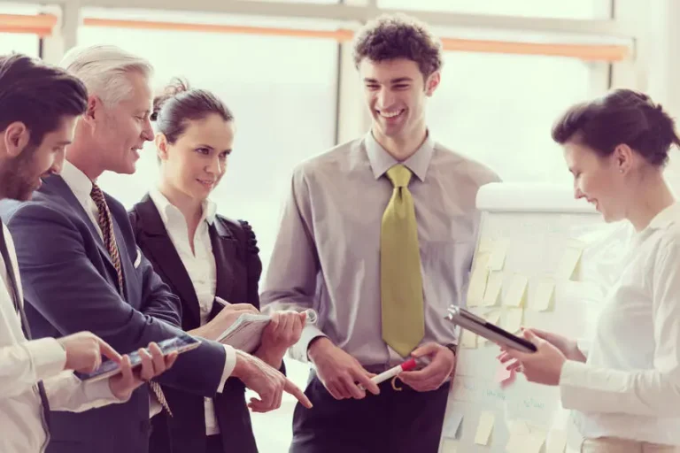 How a Strategic Coach Helps Business Owners Move from Vision to Execution?